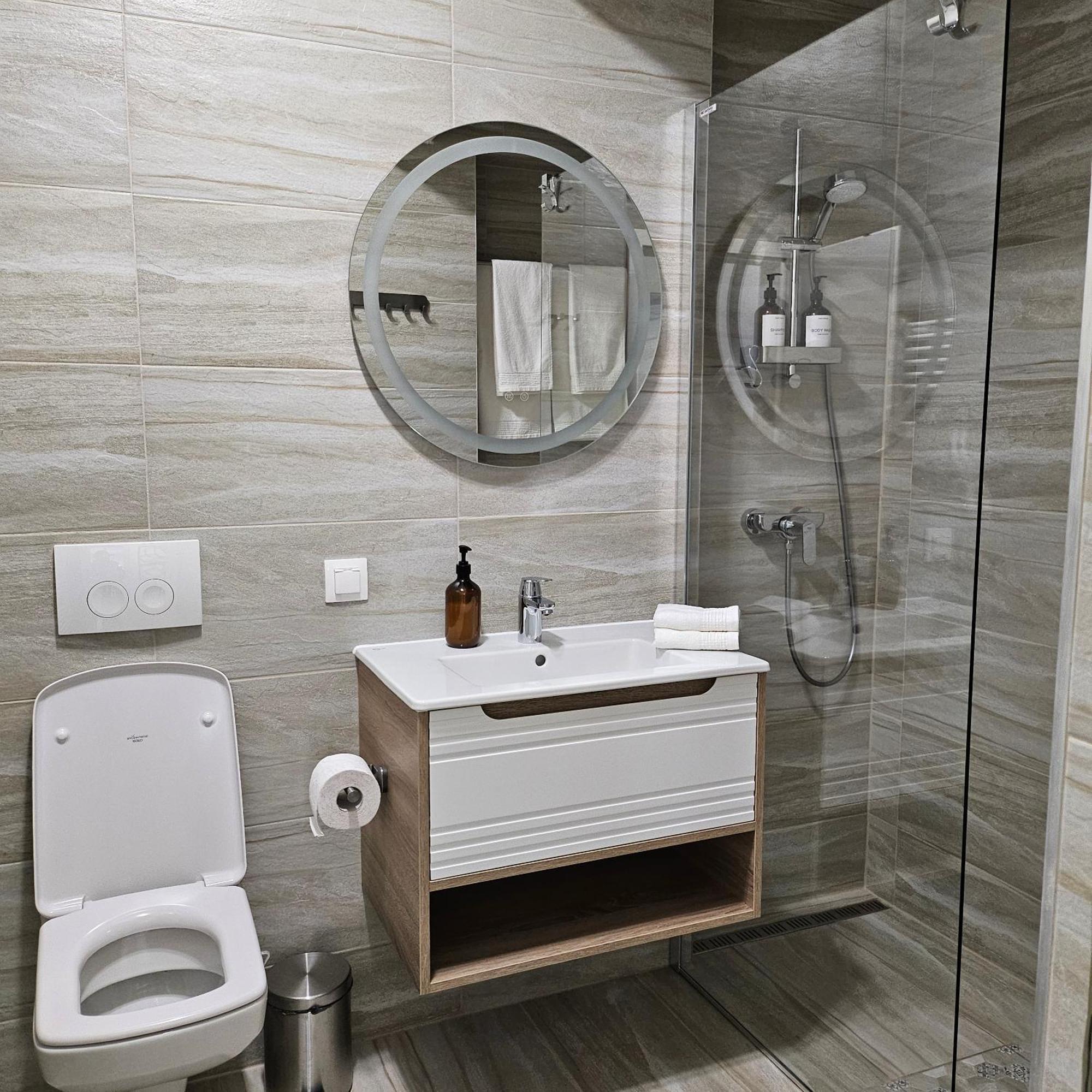 Alexander Apartament *